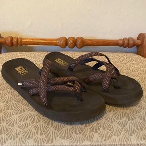 Women’s Teva sandals